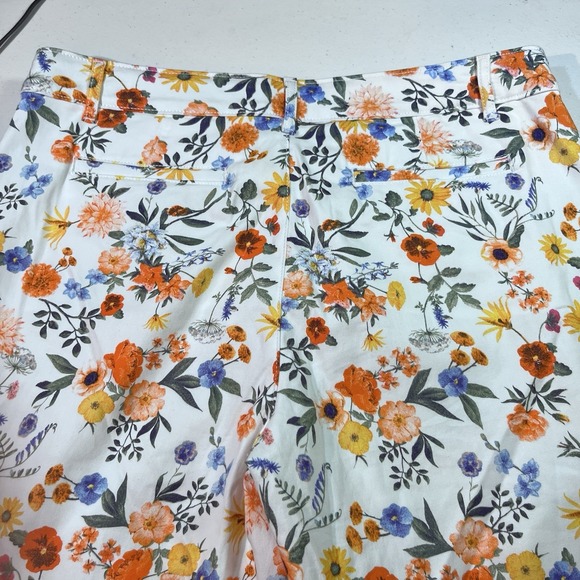 NWT ST. JOHNS BAY Capri Pants Womens Size 16 P White Floral Pockets - Picture 5 of 6